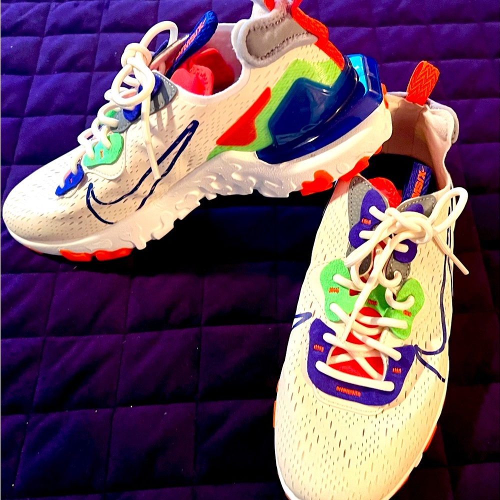 Nike Women’s React Size 8 EUC